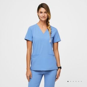 Figs Casma Three-Pocket Scrub Top